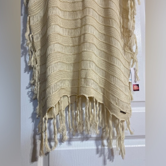 NWT Ripcurl Fringe Boho Hippie Coastal Summer Beachy Swimsuit Coverup Size XS - Picture 3 of 9